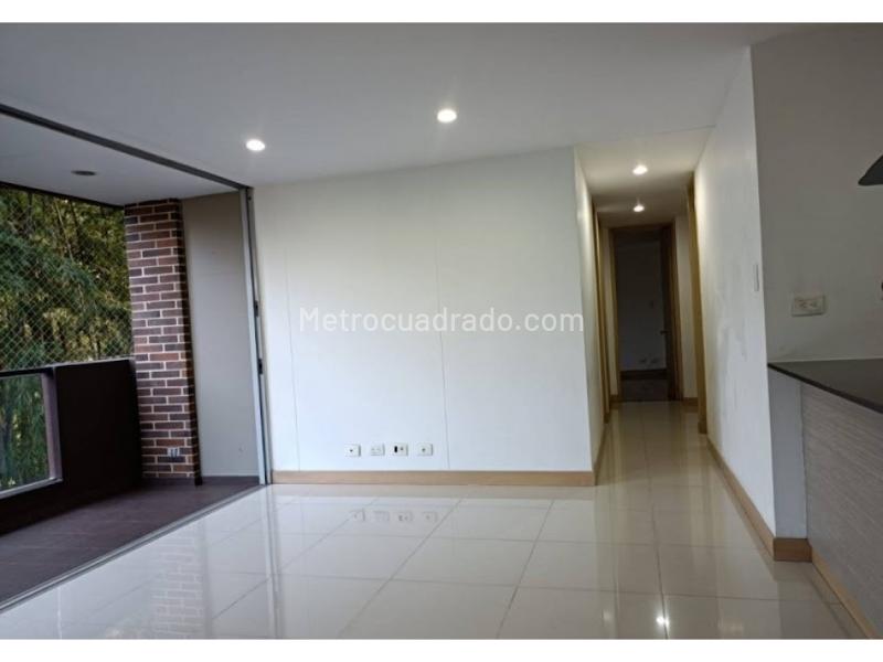 Apartamento de 3 Alcobas Cerca a Centros Comerciales en Los Balsos - 7