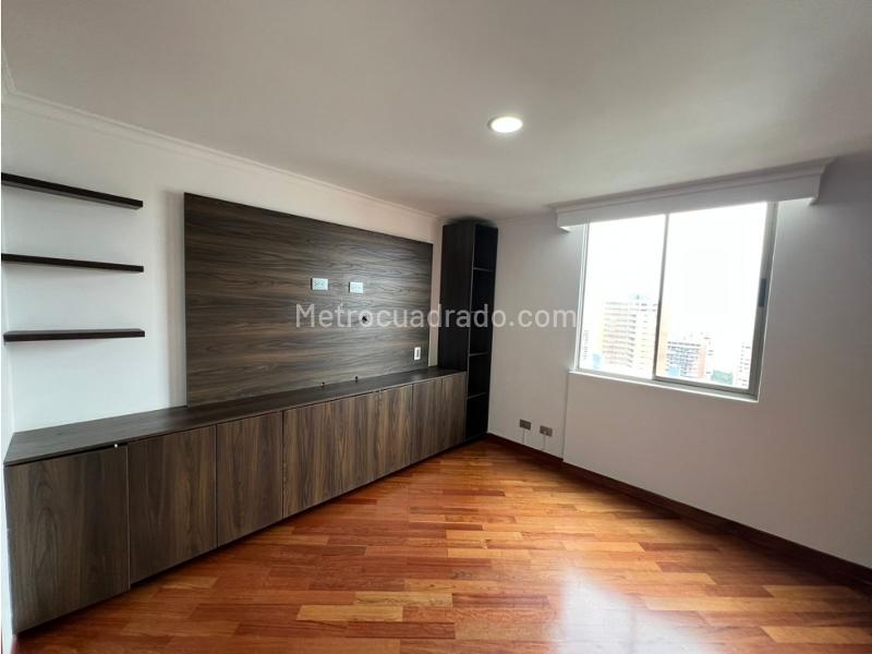 Apartamento Amplio de 3 Alcobas en Poblado Los Balsos - 5
