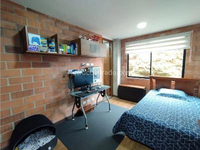 Casa de 5 alcobas en venta en Alto Del Escobero, Envigado, 477 m² · foto 14 de 18