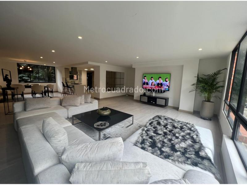 Apartamento de Lujo de 3 Alcobas con Jacuzzi en Campestre - 2