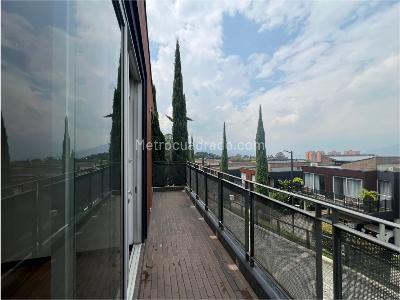 Casa de 4 alcobas en venta en Envigado, Envigado, 345 m² · foto 3 de 20