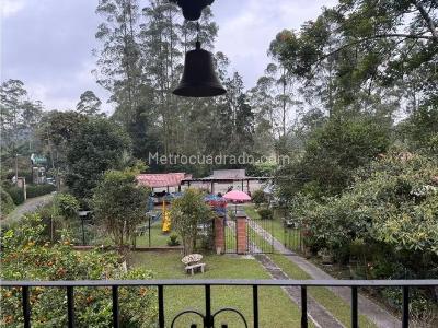 Casa de 5 alcobas en venta en San Antonio De Pereira, Rionegro, 532 m² · foto 8 de 17