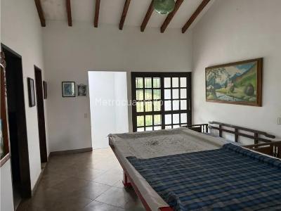 Casa de 5 alcobas en venta en San Antonio De Pereira, Rionegro, 532 m² · foto 11 de 17