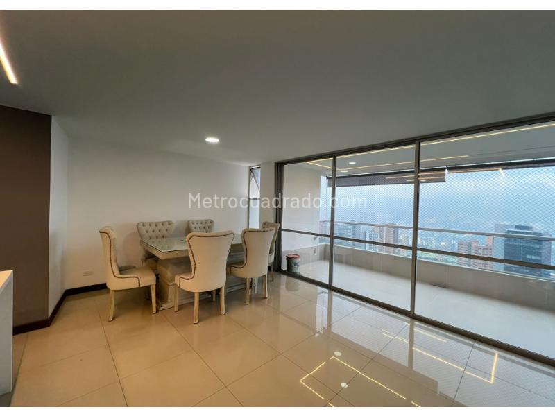 Elegant 3BR Apartment in Exclusive La Calera - 4