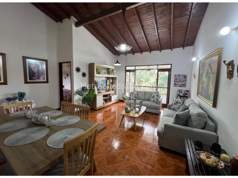 Casa Amplia de 3 Alcobas en La América