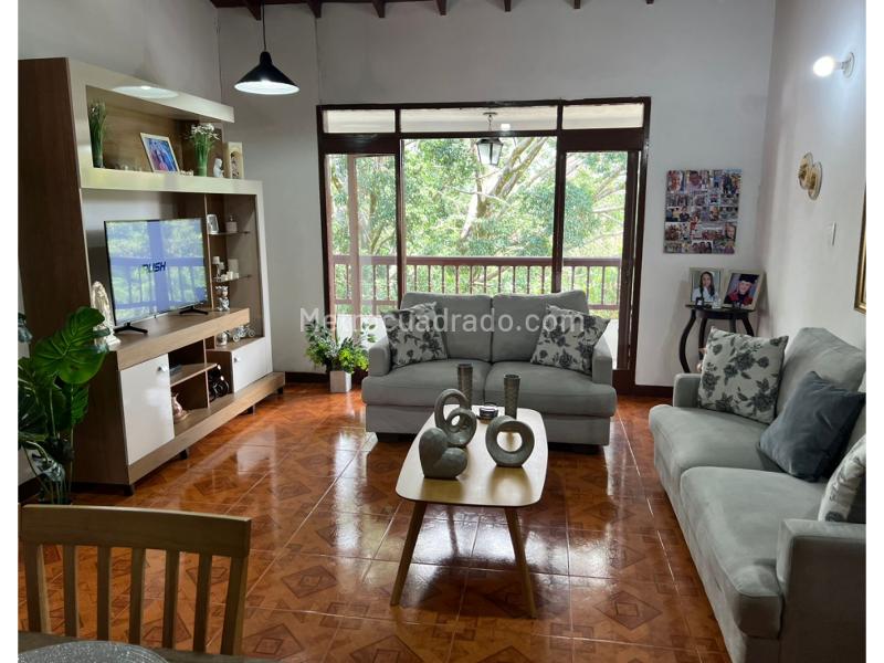 Casa Amplia de 3 Alcobas en La América - 3