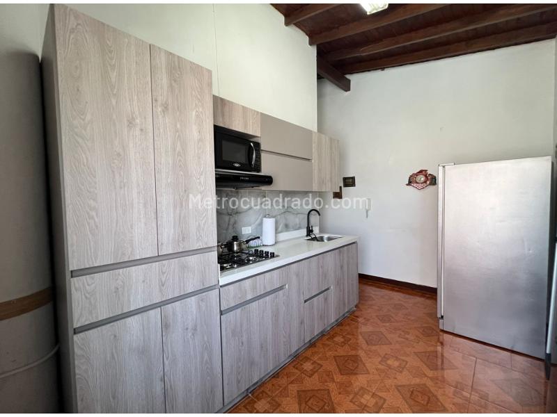 Casa Amplia de 3 Alcobas en La América - 5