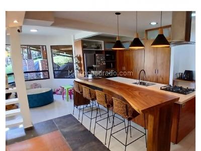 Casa de 5 alcobas en venta en Envigado, Envigado, 114 m² · foto 9 de 20