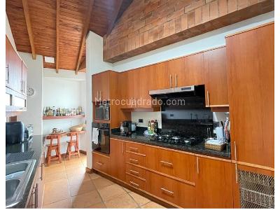 Casa de 4 alcobas en venta en El Poblado, Medellín, 600 m² · foto 12 de 20