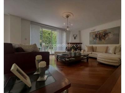 Casa de 4 alcobas en venta en Poblado La Calera, Medellín, 360 m² · foto 2 de 19