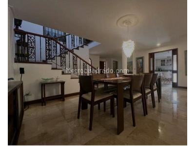 Casa de 4 alcobas en venta en Poblado La Calera, Medellín, 360 m² · foto 4 de 19