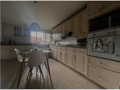 Casa de 4 alcobas en venta en Poblado La Calera, Medellín, 360 m² · foto 8 de 19