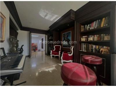 Casa de 4 alcobas en venta en Poblado La Calera, Medellín, 360 m² · foto 10 de 19