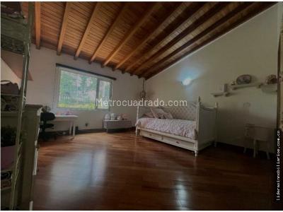 Casa de 4 alcobas en venta en Poblado La Calera, Medellín, 360 m² · foto 11 de 19