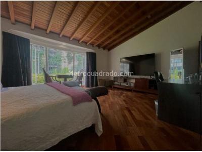 Casa de 4 alcobas en venta en Poblado La Calera, Medellín, 360 m² · foto 12 de 19
