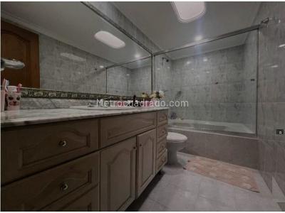 Casa de 4 alcobas en venta en Poblado La Calera, Medellín, 360 m² · foto 17 de 19