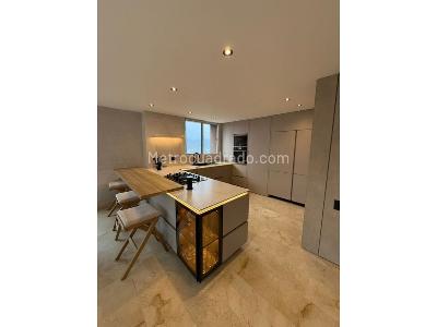 Apartamento de 2 alcobas en venta en El Poblado El Tesoro, Medellín, 170 m² · foto 5 de 17