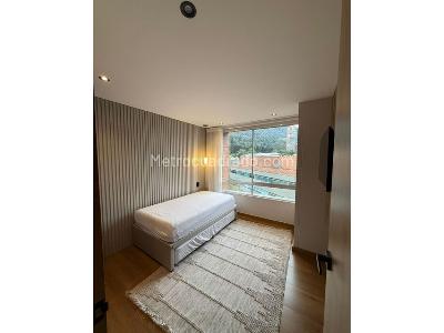 Apartamento de 2 alcobas en venta en El Poblado El Tesoro, Medellín, 170 m² · foto 9 de 17