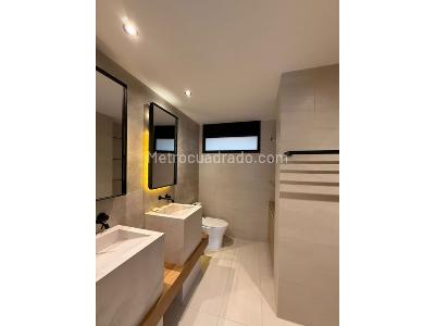 Apartamento de 2 alcobas en venta en El Poblado El Tesoro, Medellín, 170 m² · foto 12 de 17