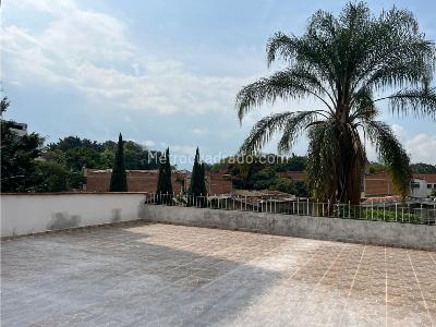Casa de 5 alcobas en arriendo en Belen Nogal, Medellín, 270 m² · foto 2 de 20