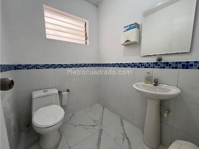 Casa de 5 alcobas en arriendo en Belen Nogal, Medellín, 270 m² · foto 7 de 20