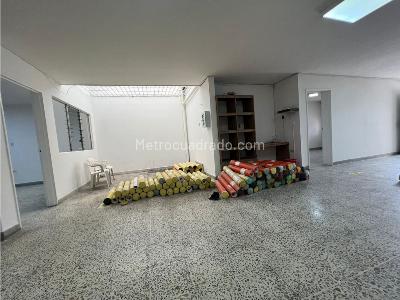 Casa de 5 alcobas en arriendo en Belen Nogal, Medellín, 270 m² · foto 10 de 20