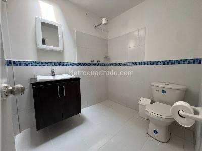 Casa de 5 alcobas en arriendo en Belen Nogal, Medellín, 270 m² · foto 14 de 20