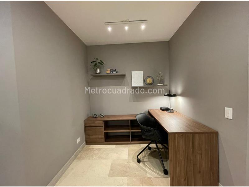 Apartamento Amoblado de 3 Alcobas en Poblado Lalinde - 6