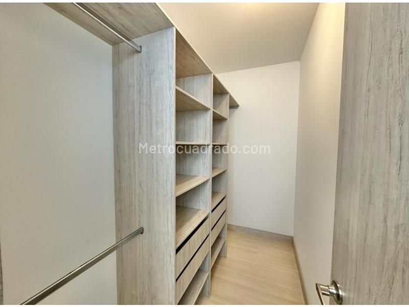 Apartamento Amoblado de 3 Alcobas en Poblado Lalinde - 7