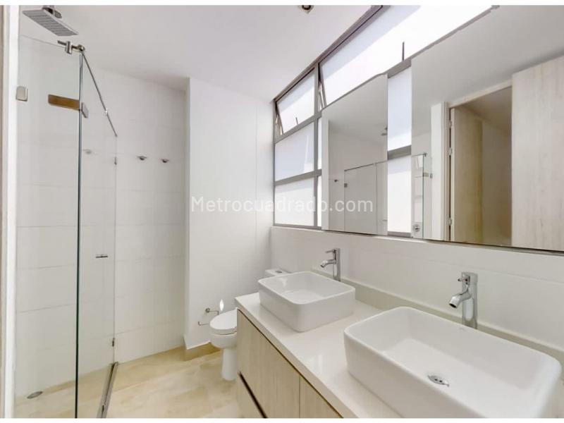 Apartamento Amoblado de 3 Alcobas en Poblado Lalinde - 8