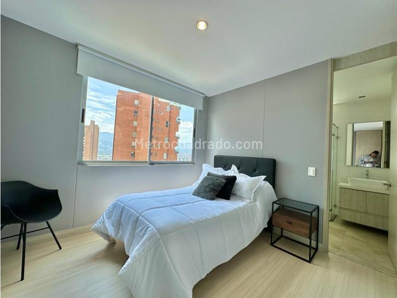 Apartamento Amoblado de 3 Alcobas en Poblado Lalinde - 9