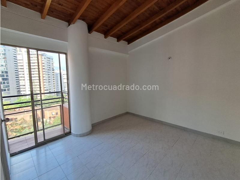 Apartamento Dúplex de 3 Alcobas en Arriendo en Milla de Oro - 4