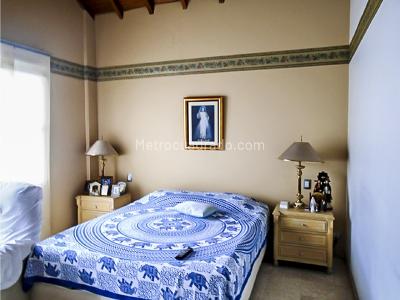 Casa de 4 alcobas en venta en El Poblado, Medellín, 264 m² · foto 8 de 11