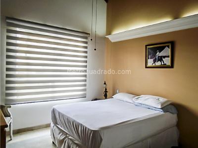 Casa de 4 alcobas en venta en El Poblado, Medellín, 264 m² · foto 9 de 11