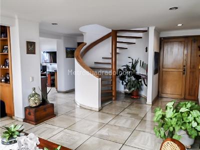 Apartamento de 3 alcobas en arriendo en Vizcaya, Medellín, 250 m² · foto 3 de 20