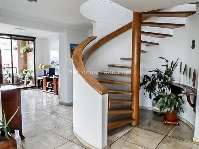 Apartamento de 3 alcobas en arriendo en Vizcaya, Medellín, 250 m² · foto 7 de 20