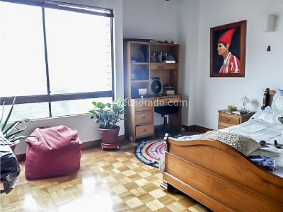 Apartamento de 3 alcobas en arriendo en Vizcaya, Medellín, 250 m² · foto 15 de 20