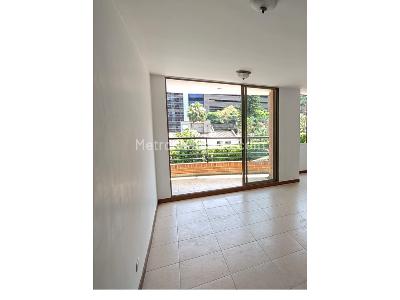 Apartamento de 2 alcobas en venta en Poblado Transv Superior, Medellín, 82 m² · foto 2 de 20