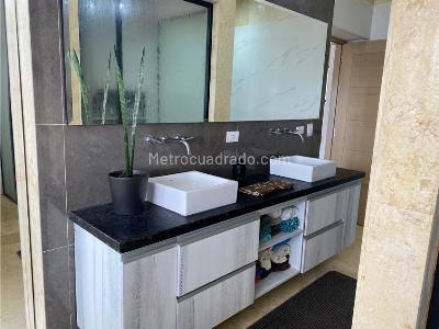 Casa de 4 alcobas en venta en Envigado, Envigado, 400 m² · foto 13 de 15