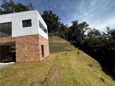 Casa de 3 alcobas en venta en Envigado, Envigado, 320 m² · foto 2 de 20