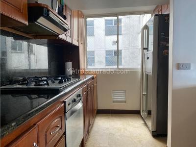Apartamento de 3 alcobas en arriendo en Altos Del Poblado, Medellín, 148 m² · foto 4 de 17