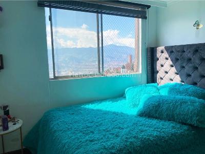 Apartamento de 3 alcobas en arriendo en Altos Del Poblado, Medellín, 148 m² · foto 8 de 17