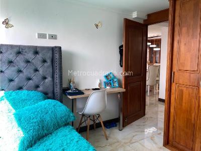 Apartamento de 3 alcobas en arriendo en Altos Del Poblado, Medellín, 148 m² · foto 10 de 17