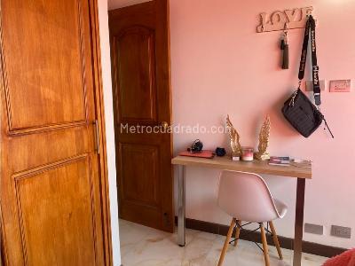 Apartamento de 3 alcobas en arriendo en Altos Del Poblado, Medellín, 148 m² · foto 13 de 17