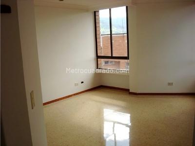 Apartamento de 4 alcobas en venta en El Poblado, Medellín, 296 m² · foto 13 de 19
