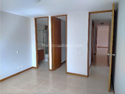 Apartamento de 3 alcobas en arriendo en Poblado La Frontera, Medellín, 114 m² · foto 7 de 10