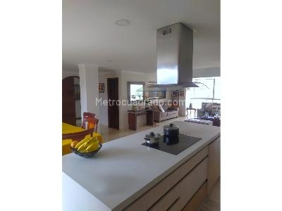 Apartamento de 4 alcobas en venta en Poblado Los Balsos, Medellín, 239 m² · foto 3 de 16