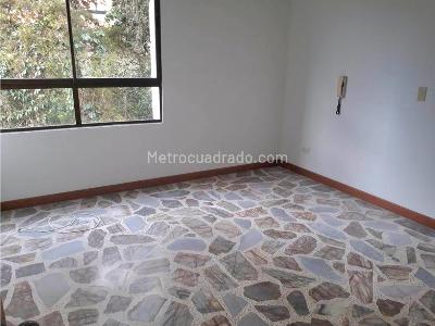 Apartamento en arriendo en Poblado, Medellín · foto 4 de 7