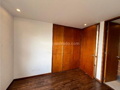 Apartamento de 3 alcobas en arriendo en El Poblado El Tesoro, Medellín, 160 m² · foto 8 de 19