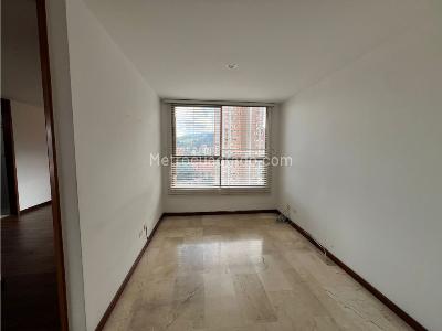 Apartamento de 3 alcobas en arriendo en El Poblado El Tesoro, Medellín, 160 m² · foto 9 de 19
